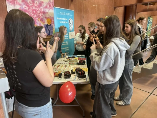 Desítky organizací ukázaly studentům, jak vypadá práce v sociálních službách