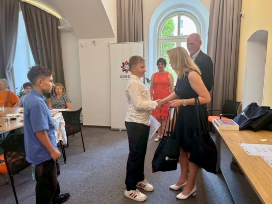 Tisíce žáků prověřily své znalosti bezpečnosti na internetu, kraj ocenil nejlepší