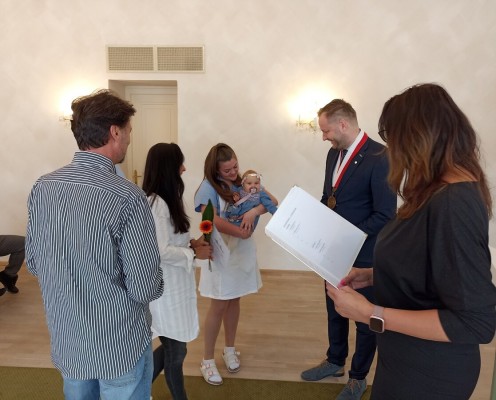 Malé pardubické občánky nově vítají i děti z mateřinek