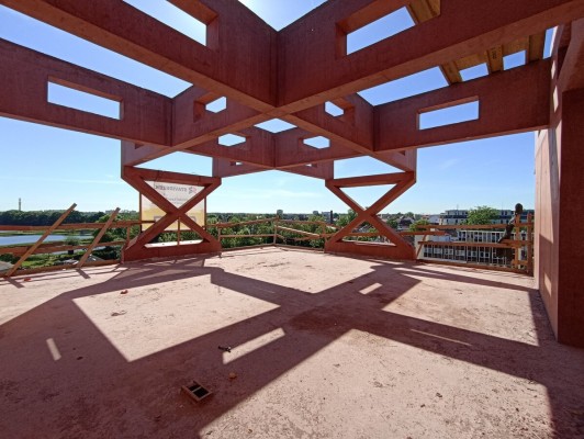 Centrální polytechnické dílny se brzy schovají pod střechu