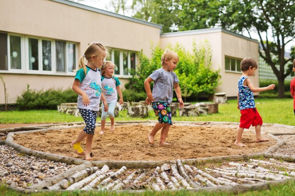 Lentilka-senzomotorický chodník