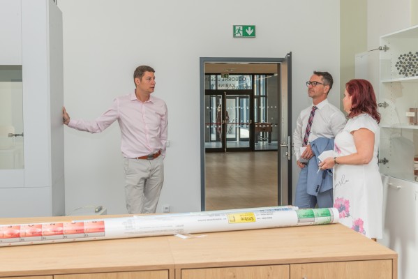 Děti se v nové přístavbě svítkovské ZŠ rozloučily se školním rokem