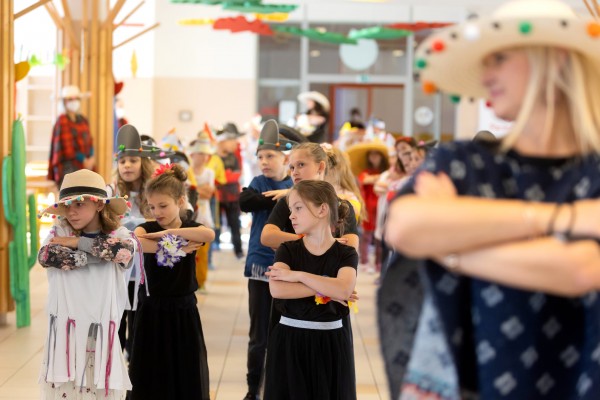 Děti ze ZŠ Erno Košťála si užily den s mexickou velvyslankyní, Foto: Tomáš Kubelka