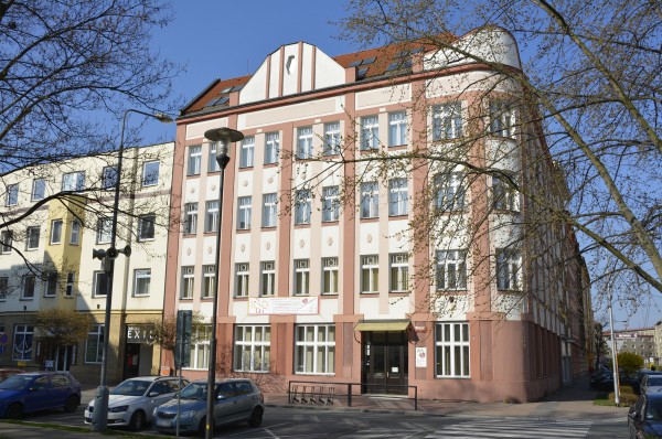 Budova školy v Havlíčkově ulici