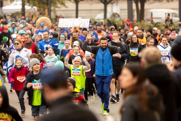 Školy v pohybu: rekordní účast dětí na vinařském půlmaratonu v Pardubicích