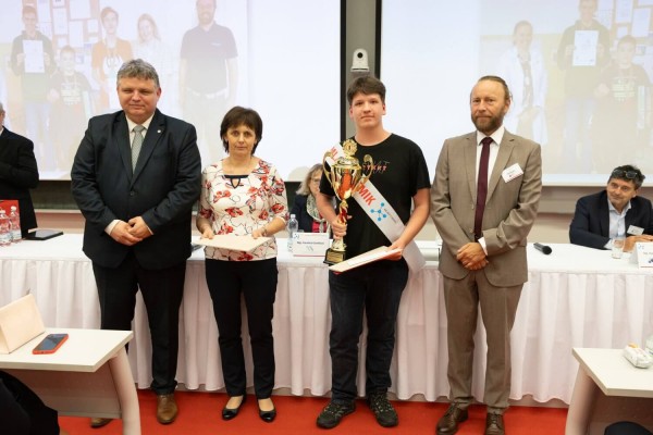 ZŠ Polabiny 3 opět mezi republikovou špičkou v chemii