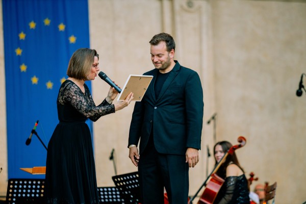 Pardubické ZUŠ zazářily ve finále jubilejního festivalu ZUŠ Open ve Valdštejnské zahradě