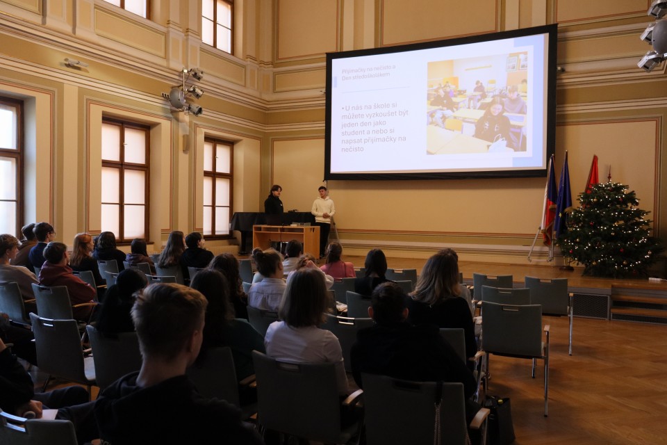 Společné setkání dětského a studentského parlamentu