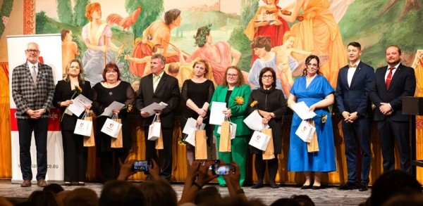 Pardubice poděkovaly pedagogům. Ocenění převzali nejlepší pedagogové, ředitelé i držitelka ceny náměstka