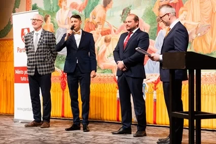 Pardubice poděkovaly pedagogům. Ocenění převzali nejlepší pedagogové, ředitelé i držitelka ceny náměstka