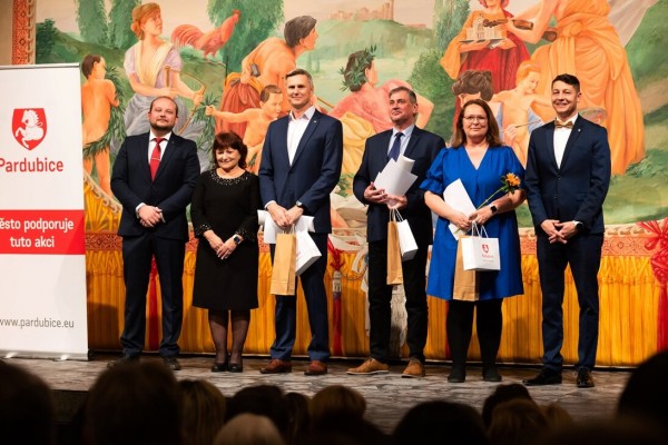 Pardubice poděkovaly pedagogům. Ocenění převzali nejlepší pedagogové, ředitelé i držitelka ceny náměstka