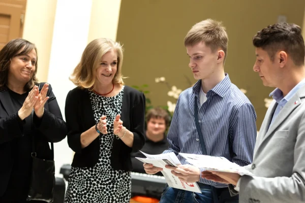 Pardubice pokřtily omalovánky podle kreseb talentovaného autistického chlapce