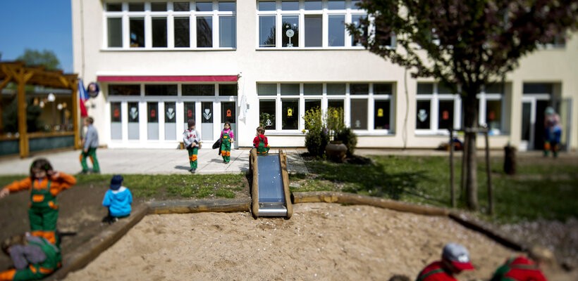 Dobrá zpráva pro rodiny. Za školky v Pardubicích si nepřiplatí
